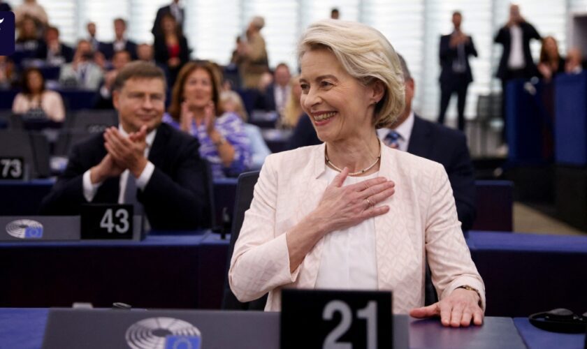 Von der Leyen als EU-Kommissionspräsidentin wiedergewählt