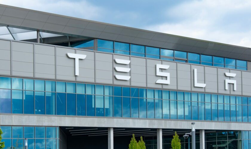 Tesla s'est fait voler des milliers de pièces, l'entreprise accuse les salariés d'une usine