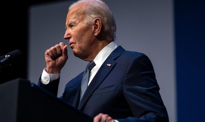 À l'isolement pour cause de Covid-19, Joe Biden joue sa survie politique