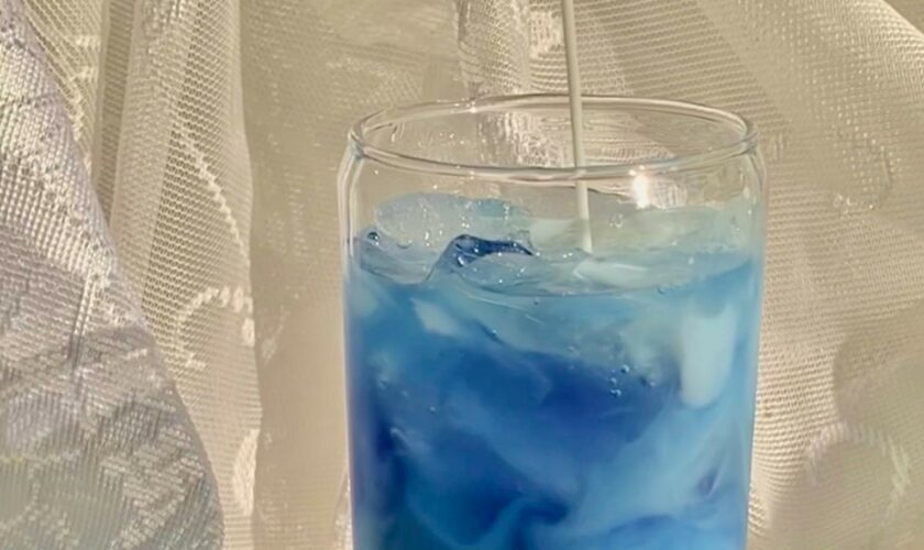 Aux États-Unis, cette boisson énergisante bleue est une véritable drogue