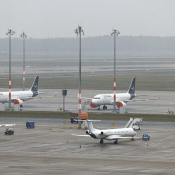 Une panne informatique mondiale touche les aéroports, trains, télévisions et centres commerciaux