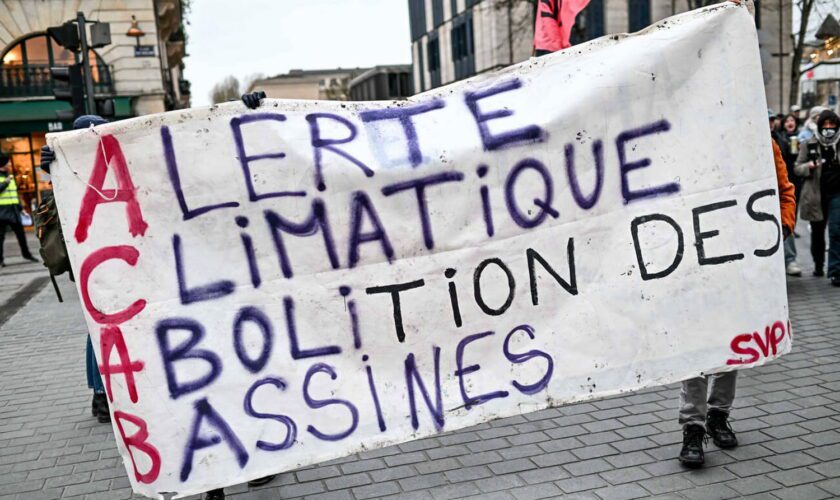 Manifestation contre les méga-bassines : un feu déclenché, la mobilisation avortée