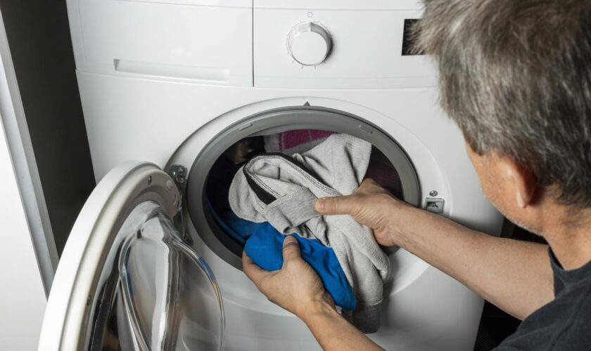 Les chaussettes disparaissent vraiment dans la machine à laver, on sait enfin comment