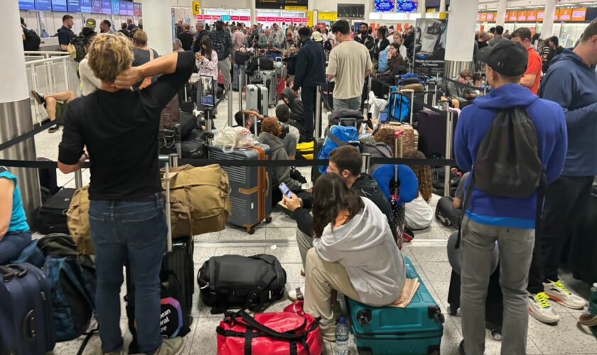 IT outage could take 'weeks' to clear as airports warn of delays into weekend