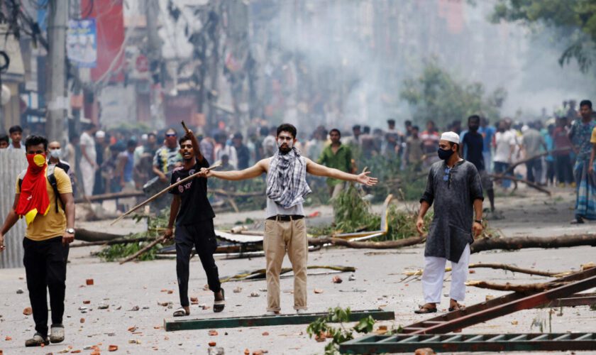 Bangladesh : l’armée déployée après la répression meurtrière des manifestations