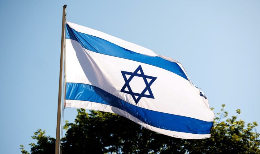 Israelische Flagge vor Parteibüro der Grünen in Bochum angezündet