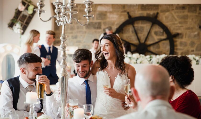 Man defended after he refuses to help friends who didn’t invite him to their wedding