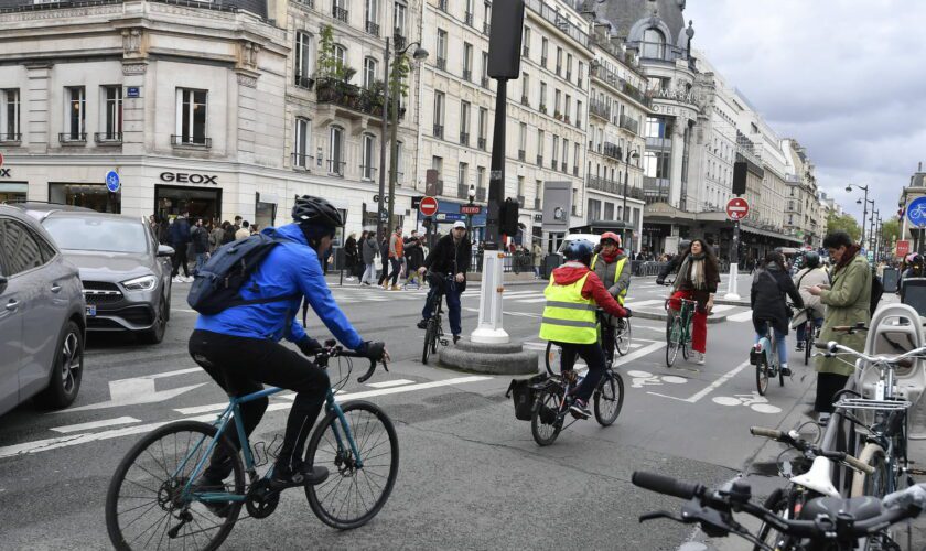 De plus en plus de vélos le font sur la route, cette nouvelle habitude énerve les automobilistes