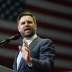 J. D. Vance: Donald Trumps Vizekandidat fordert Joe Bidens Rücktritt als Präsident