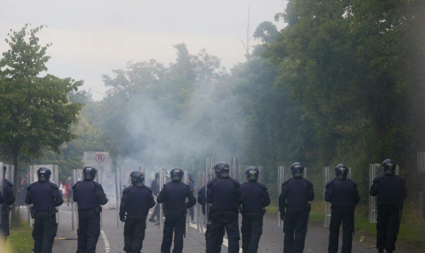 A Dublin, de violentes manifestations sur un site d’accueil de demandeurs d’asile