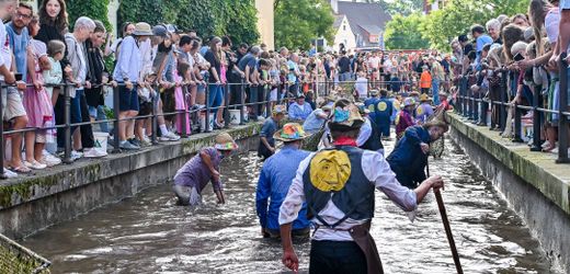 Fischertag in Memmingen: Peta-Aktivisten protestieren bei Veranstaltung