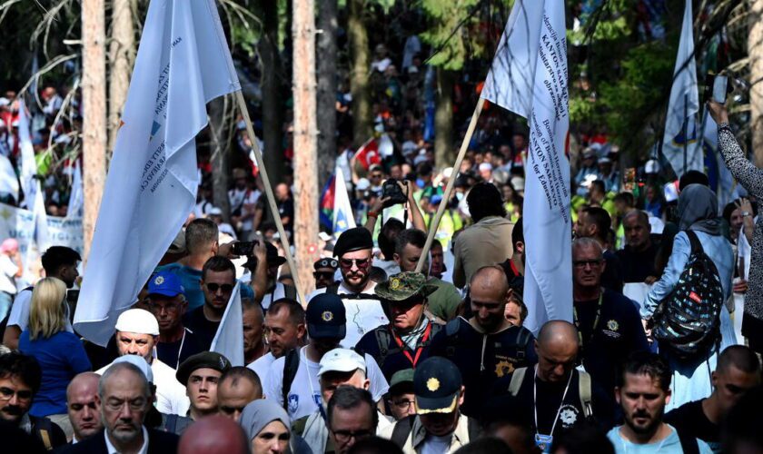 Anniversaire du génocide en Bosnie : à Srebrenica, marcher «pour ne pas oublier»