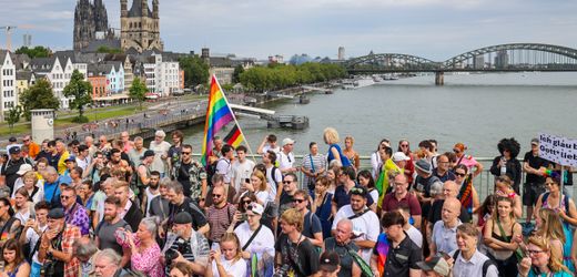 Köln feiert Christopher Street Day: Politiker warnen vor »Rollback« queerer Rechte