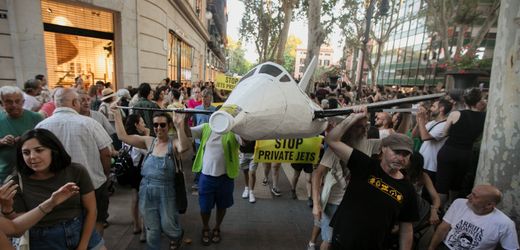 Mallorca: 20.000 Menschen marschieren gegen Massentourismus