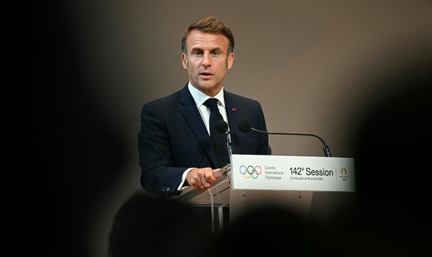 Le président français Emmanuel Macron lors d'un discours devant le Comité international olympique, Paris le 23 juillet 2024