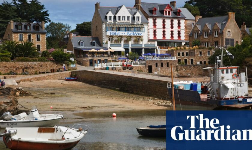 Island off northern French coast imposes quota to tackle overtourism