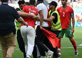 Olympische Spiele - Fußball: Marokko schlägt Argentinien nach Platzsturm und zweistündiger Unterbrechung