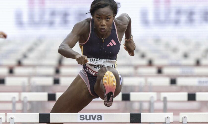 Paris 2024 : la préparation olympique de la hurdleuse Cyréna Samba-Mayela percutée par le Covid