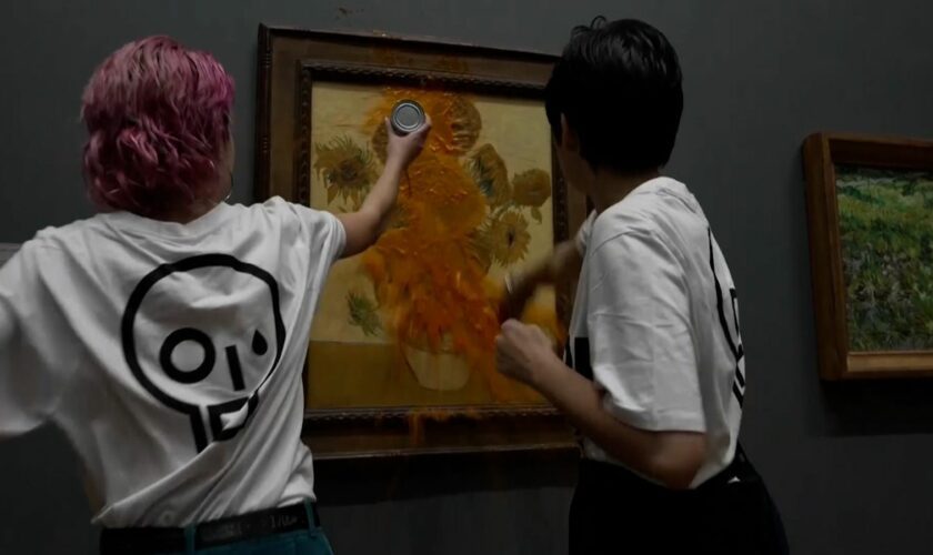 Protesters throwing soup over Vincent Van Gogh's famous painting Pic: Just Stop Oil