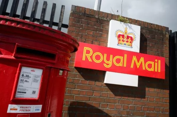 Royal Mail customers livid as different Post Office charges for parcel drop-offs 'make no sense'