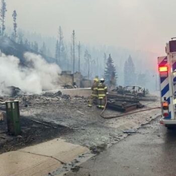 Au Canada, un incendie détruit la ville de Jasper dans le parc national du même nom