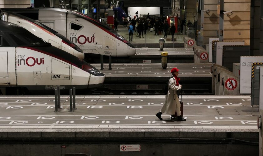 La SNCF dénonce "une attaque massive pour paralyser" le réseau des TGV