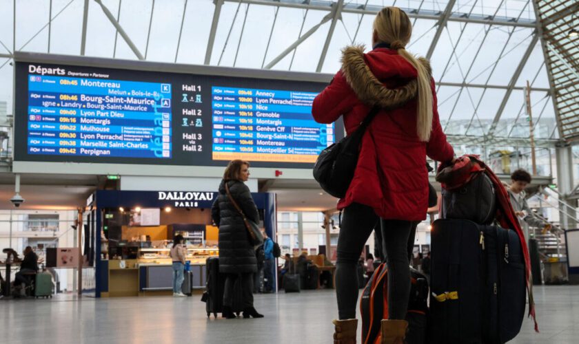 La SNCF victime d'"une attaque massive pour paralyser le réseau" des TGV, entraînant des perturbations