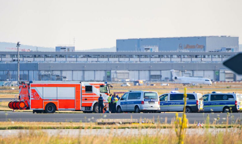 Reprise du trafic à l’aéroport de Francfort, après l’intrusion de militants écologistes