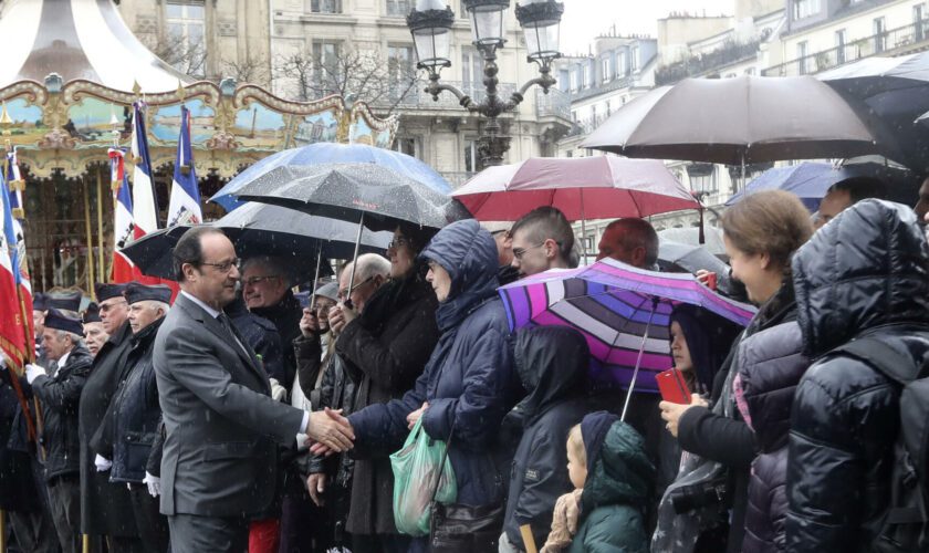 JO de Paris 2024 : François Hollande accusé de faire tomber la pluie sur la cérémonie d’ouverture