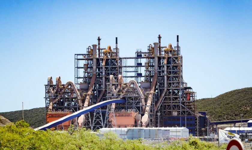 Nouvelle-Calédonie : l’usine de nickel KNS annonce le licenciement de ses 1 200 salariés