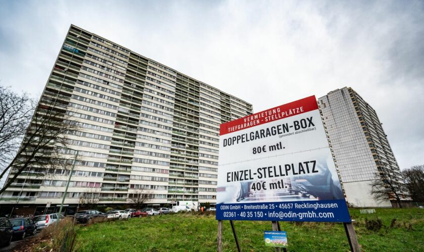 "Bedrohliche Zustellsituation": Zu gefährlich: DHL weigert sich, Duisburger Hochhaus zu beliefern