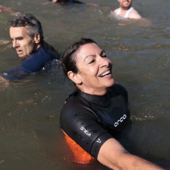 Anne Hidalgo dans la Seine pour les JO de Paris 2024 : la qualité de l’eau était insuffisante