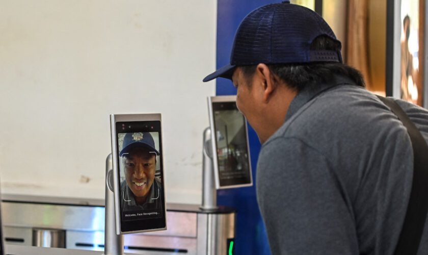 Vous pouvez refuser la reconnaissance faciale à l'aéroport