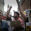 Des images de violences policières entraînent des manifestations à Manchester