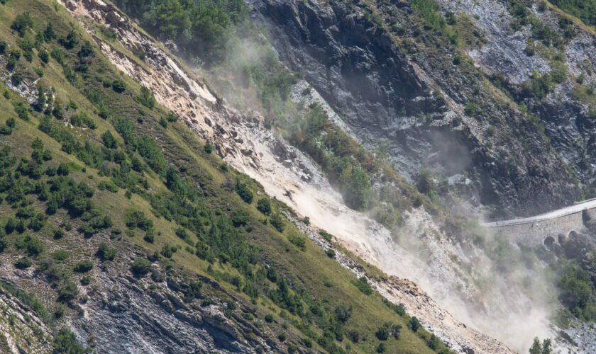 Éboulement en Isère : des victimes sous les roches ? Les images stupéfiantes du glissement de terrain