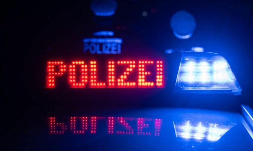 Die Polizei war zur Unfallaufnahme vor Ort. (Symbolbild) Foto: Marijan Murat/dpa