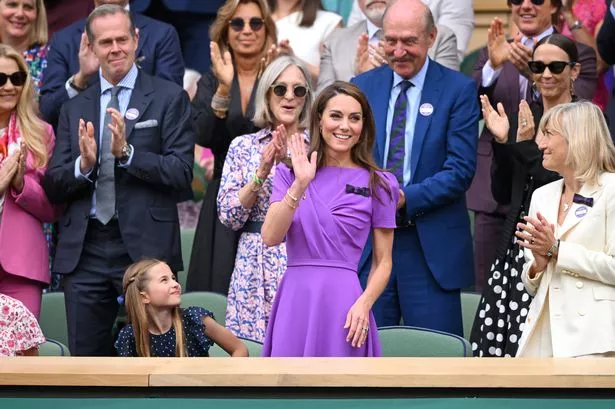 Kate Middleton and Charlotte copy William and Diana photo but fans distracted by lookalike