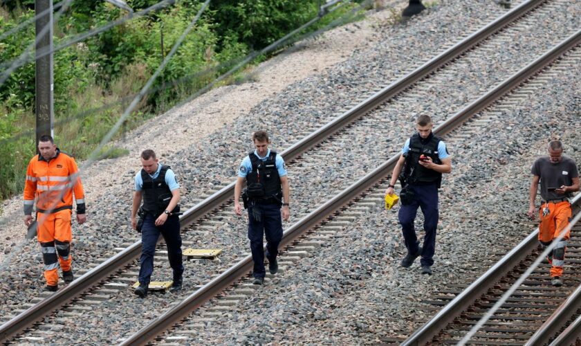 Frankreich: Frankreich erhöht nach Brandanschlägen Sicherheitsmaßnahmen