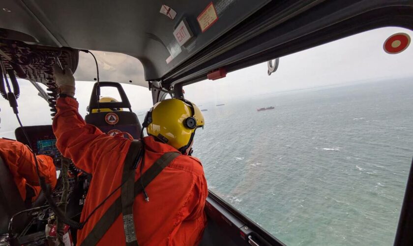 Aux Philippines, du fioul s’échappe du pétrolier naufragé au large de Manille