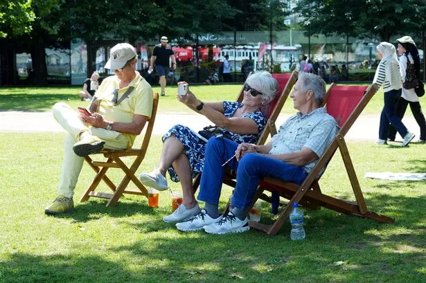 UK weather: Mist and fog makes way for sunshine as mercury to hit scorching 30C today