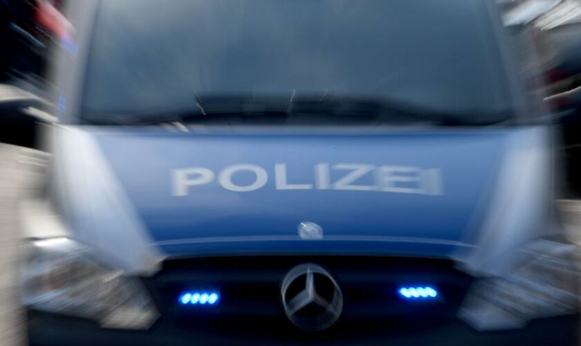 Polizei lobt Ersthelfer für riskantes Autobahn-Manöver