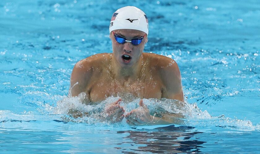 US swimmer Carson Foster misses silver medal by fingertip in thrilling 400M individual medley final