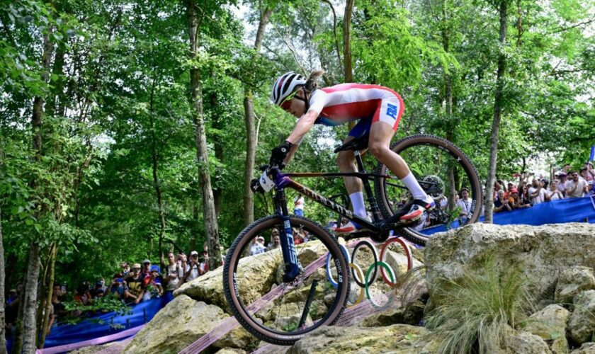 VTT aux JO de Paris : Loana Lecomte chute très sévèrement alors qu’elle espérait le bronze