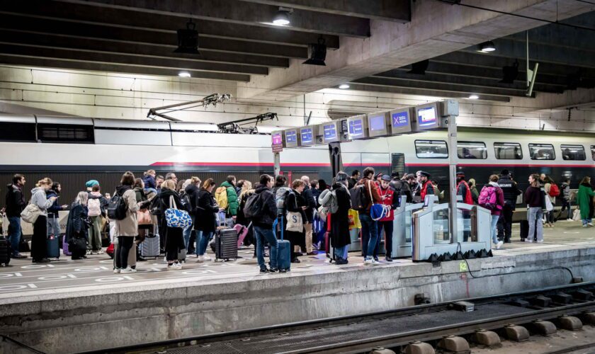 DIRECT. Attaque contre la SNCF : 50 personnes arrêtées, Gérald Darmanin évoque leur profil