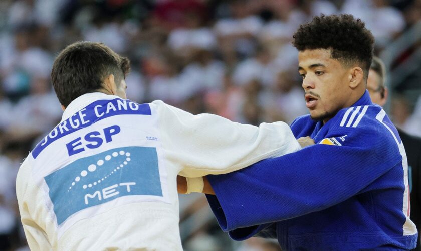 Algerian judoka faces investigation after missing weight before match against Israeli opponent