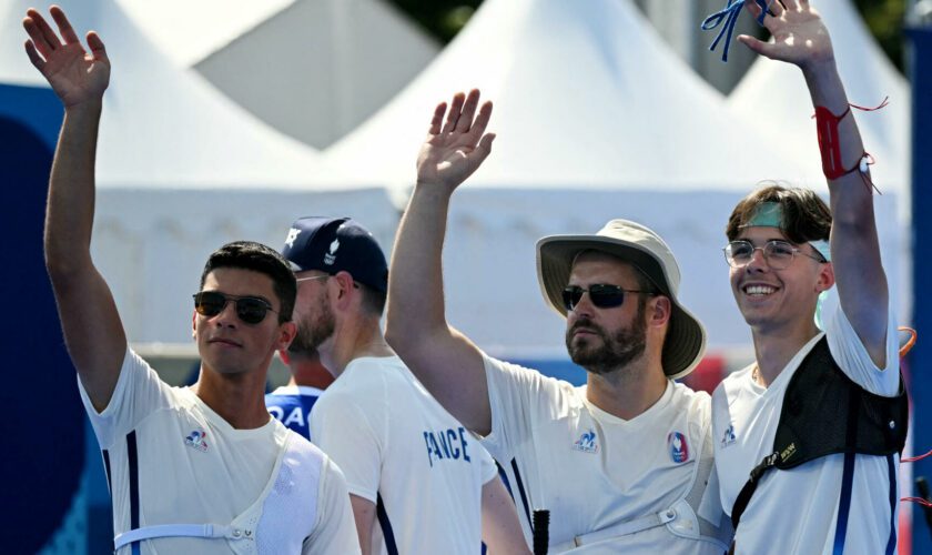 JO 2024 : Au tir à l’arc par équipe, les Bleus remportent la médaille d’argent