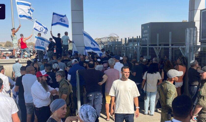 Liveblog zum Krieg in Nahost: Protest gegen Festnahme israelischer Soldaten