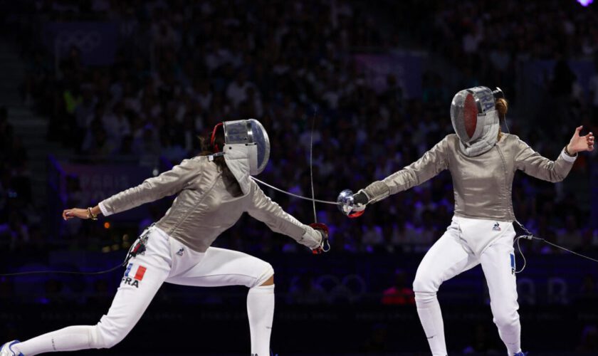 JO 2024 : Manon Apithy-Brunet en or, Sara Balzer en argent dans une finale du sabre franco-française