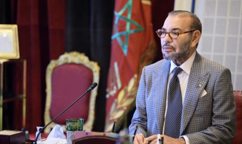 Le roi du Maroc, Mohammed VI, gracie trois journalistes et un intellectuel