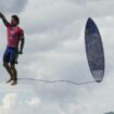 JO de Paris 2024 : les coulisses de la photo du surfeur Gabriel Medina flottant au-dessus de l’eau